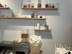 -喜茶(上海打浦桥日月光gelato lab+店)