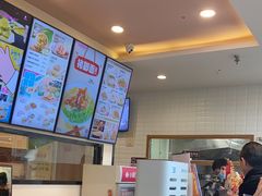 -小杨生煎(金山百联购物中心3楼店)