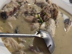-巩本明鱼屋子