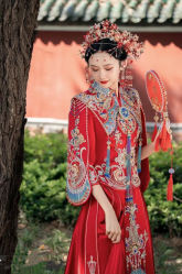 -衣贝姿婚纱礼服馆