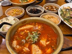 海鲜豆腐锅-金北顺大锅家(신사본점)