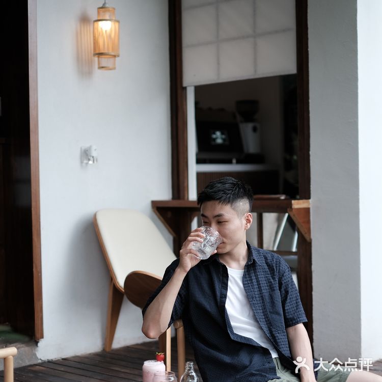 重庆拍照 | 隐藏在居民楼下的日式小庭院🍉