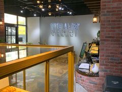 面包甜点陈列柜-啊噗吐呦现场烘焙(麦凯乐店)