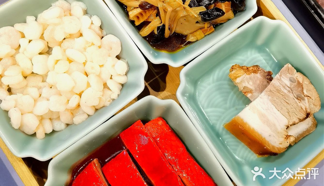 四个浇头一碗面-灵格