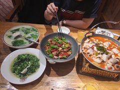 -老滇山寨•云南特色菜•地方菜•民族风情歌舞表演(金碧店)