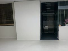 -卡罗酒店(东门晒布地铁站店)