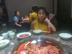 -红九格老火锅(三峡广场店)