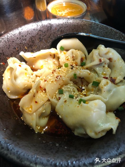 归蜀第成都串串料理(梅花路店)红油抄手图片