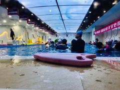 -嘻游纪儿童游泳课程中心(红博中央公园店)