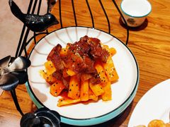 蜜汁肉烧山药-东来菜馆•手抓海鲜家常菜•海鲜锅贴(鸽子窝店)