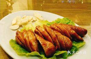 Pan-Fried Taiwanese Sausage