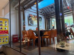 -阿瓦山寨·湘菜现炒·剁椒鱼头王(咸阳总店)