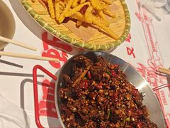 -肥肥虾庄·金牌油焖大虾(汉街SKP店)