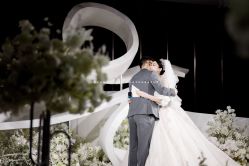 -Lady  Jane高端婚纱礼服馆