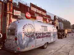 -席娜卡琳火车铁道夜市