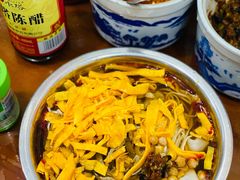 麻辣三丝云吞面-南宁市连升风味小吃店
