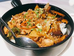 威克特招牌肥牛饭-威克特披萨汉堡