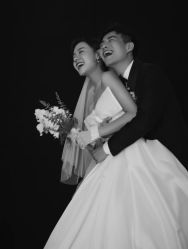 -易摄影婚纱摄影工作室