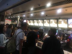 等位区-麦当劳(深圳北站高铁店)