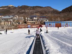 -济南卧虎山滑雪场