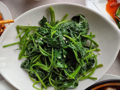 清炒豌豆尖-渝信川菜(南滨店)