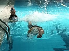 -阳光国际游泳培训基地