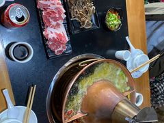 -果松木炭酸菜铜火锅·外婆参鸡汤