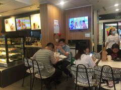 等位区-麦当劳(宜安广场店)