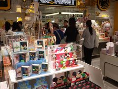 -泡泡玛特POPMART(上海环球港店)