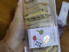 -罗森尼娜(德思勤店)