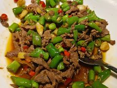 杭椒爆炒牛肉-新白鹿餐厅(金鹰新街口店)