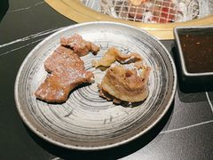 -山川小町·极番烧肉(新地假日广场店)