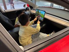 -TESLA 特斯拉(广州天环广场体验店)