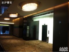 二楼大厅-天津滨海圣光皇冠假日酒店