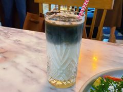 竹炭冰奶咖-The Rug Cafe(王府中环店)