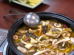 -菌之家·专业纯野生菌火锅·特色炒菌