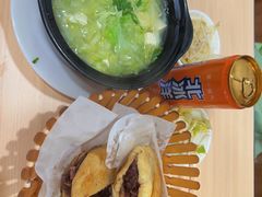 -闫家驴肉老店(华电一校店)