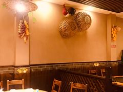 包厢-地锅公社·现炒地锅鸡·地锅鱼·夜宵(罗锦路店)