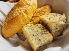 餐前面包-卡普里披萨·牛扒·下午茶