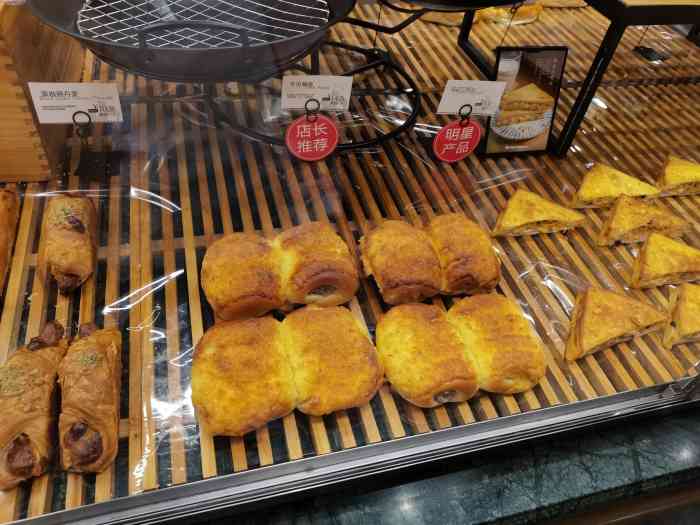 donco bakery东哥面包(印象城店)-"因为是蹦着吃火锅去的来福士,经过