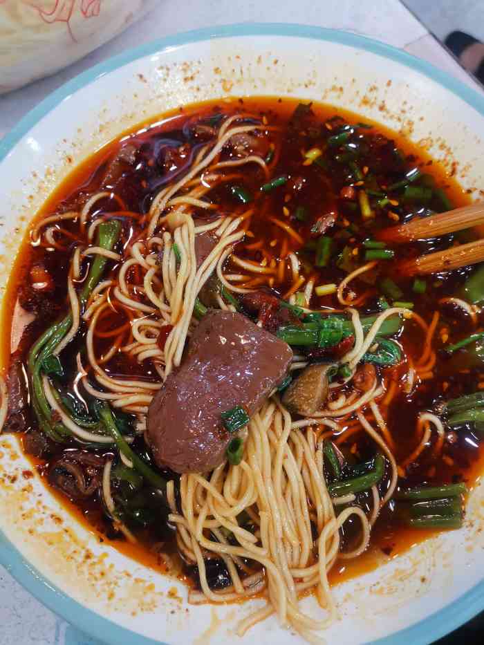 冉二姐泡椒鸭血面(华宇广场店)-"看着招牌上的图片,没忍住诱惑去店里