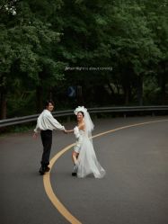 -至臻微拉婚纱摄影