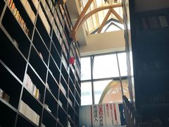 -钟书阁(松江泰晤士小镇店)