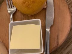 法国总统菠萝油-来龙里 精致 东南亚餐室(万象城店)