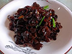 葱蒜烧木耳-良师门滨海人家·海鲜·家常菜(滨海城店)