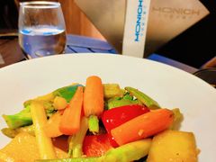 -MONICH牛排融合餐厅(和义大道购物中心店)