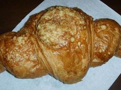 大羊角-西点坊(浦东香格里拉店)