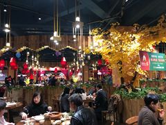 大堂-老滇山寨•云南特色菜•地方菜•民族风情歌舞表演(金碧店)