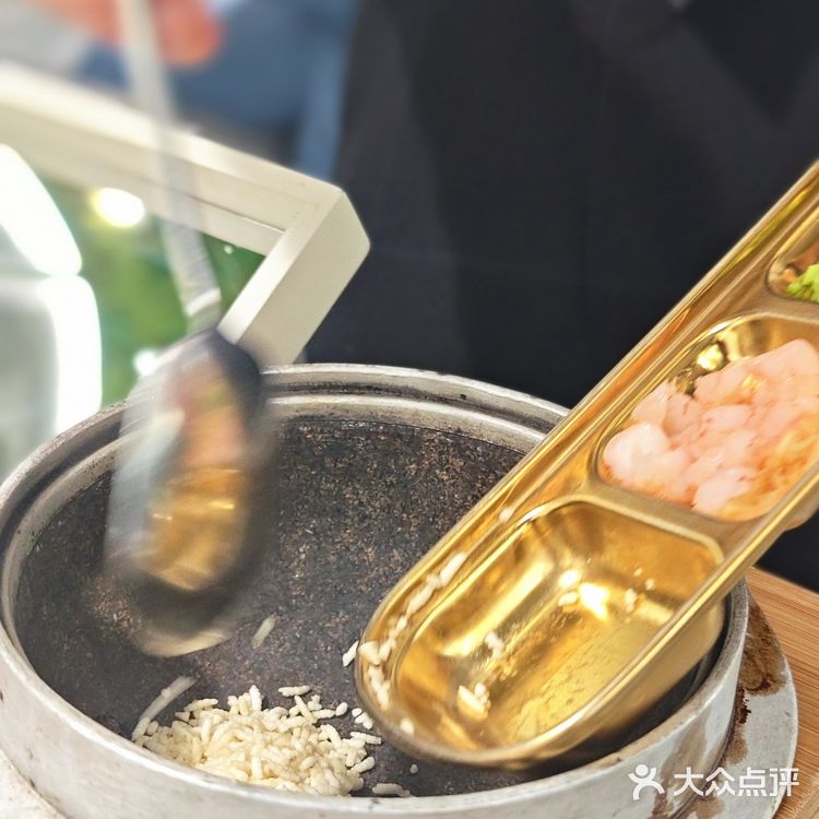 仓库不接地气，反而在天空？