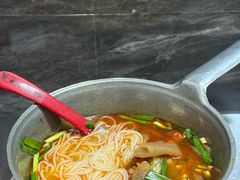 -铁锅哥米线